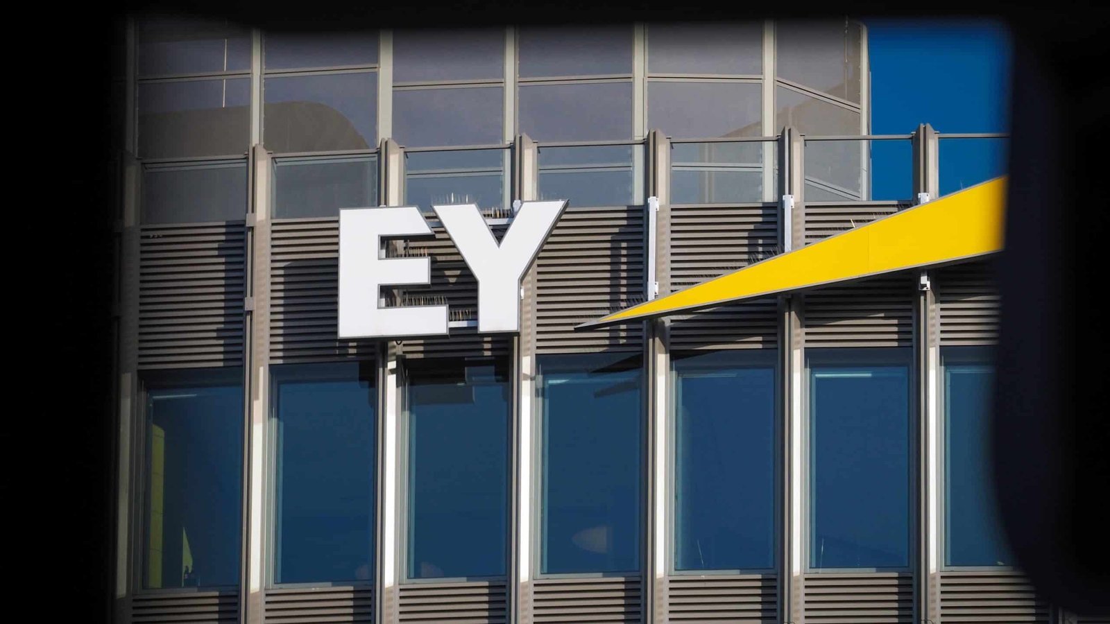 Ernst & Young LLP, Kenya Debarred by World Bank Group