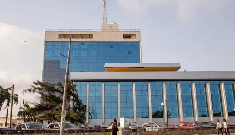 Ghana Central Bank Slashes Key Rate as Inflation Outlook Improves