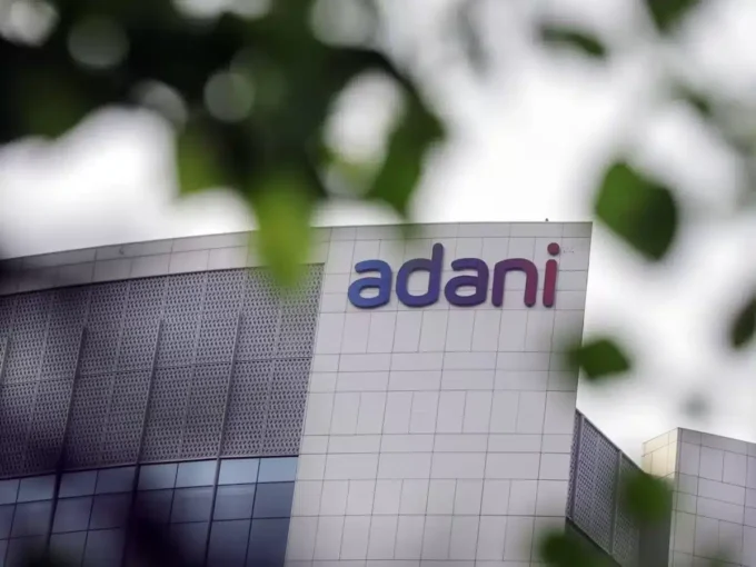 India’s Adani Group in Talks with Middle East Sovereign Fund to Raise Up to $1 Billion for Airport Expansion