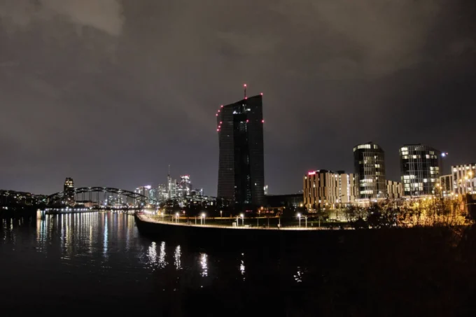 Euro Zone Economy Growth Accelerates to Seven-Month High in March, PMI Shows