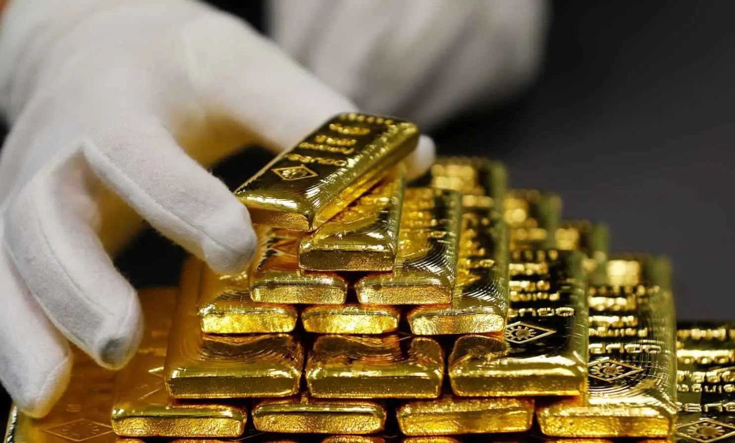 Tanzania Orders Gold Mining Firms to Sell 20% of Their Gold to Bolster Reserves and Stabilize the Shilling