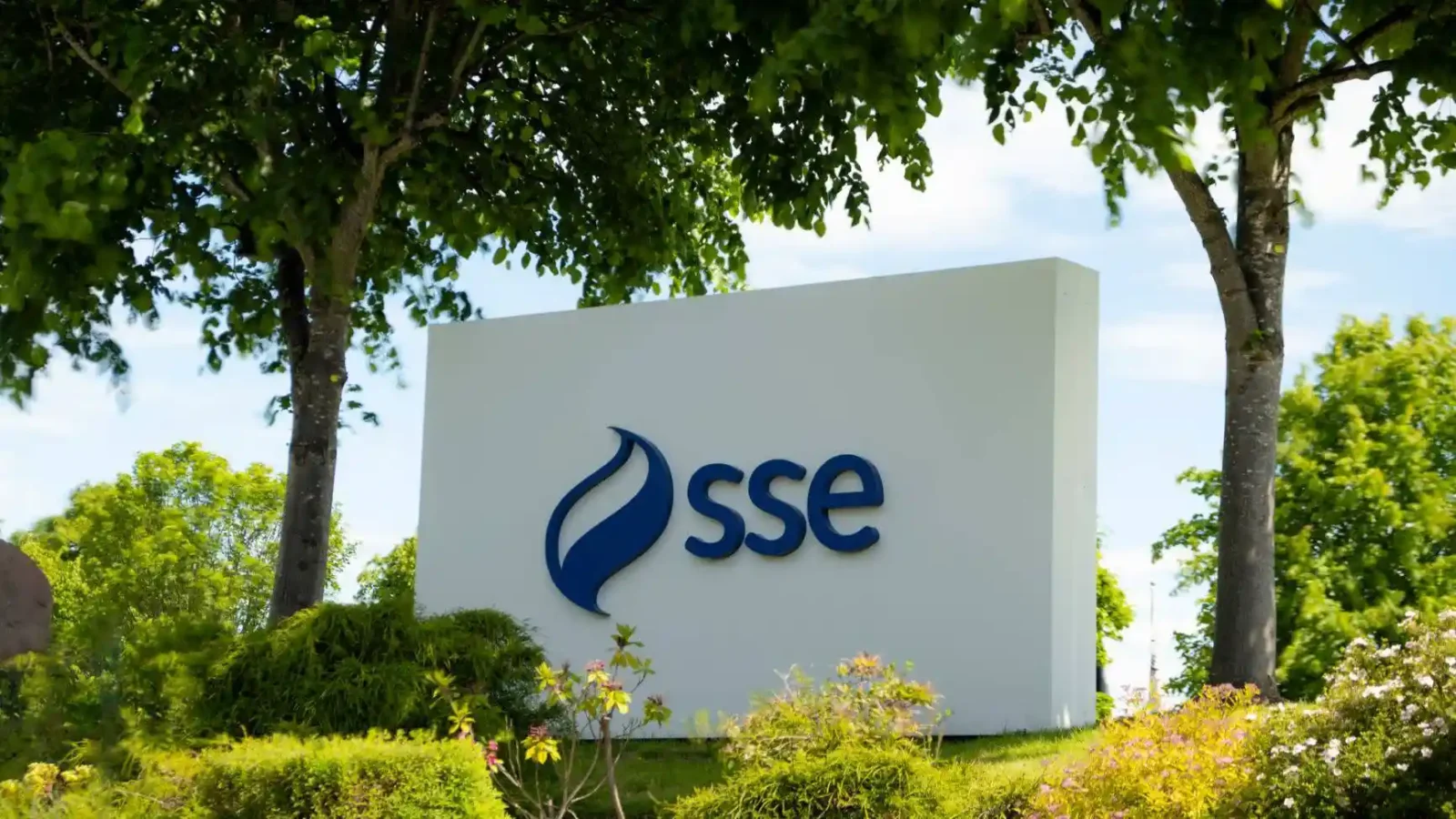 SSE Slashes £3bn from Investment Plan Amid Project Delays