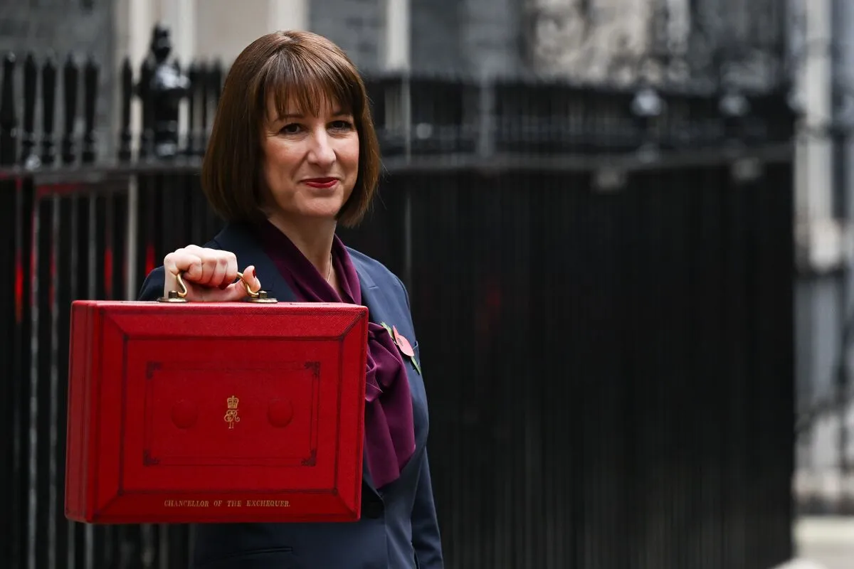 UK Borrowing Costs Hit 27-Year High Adding to Pressure on Reeves